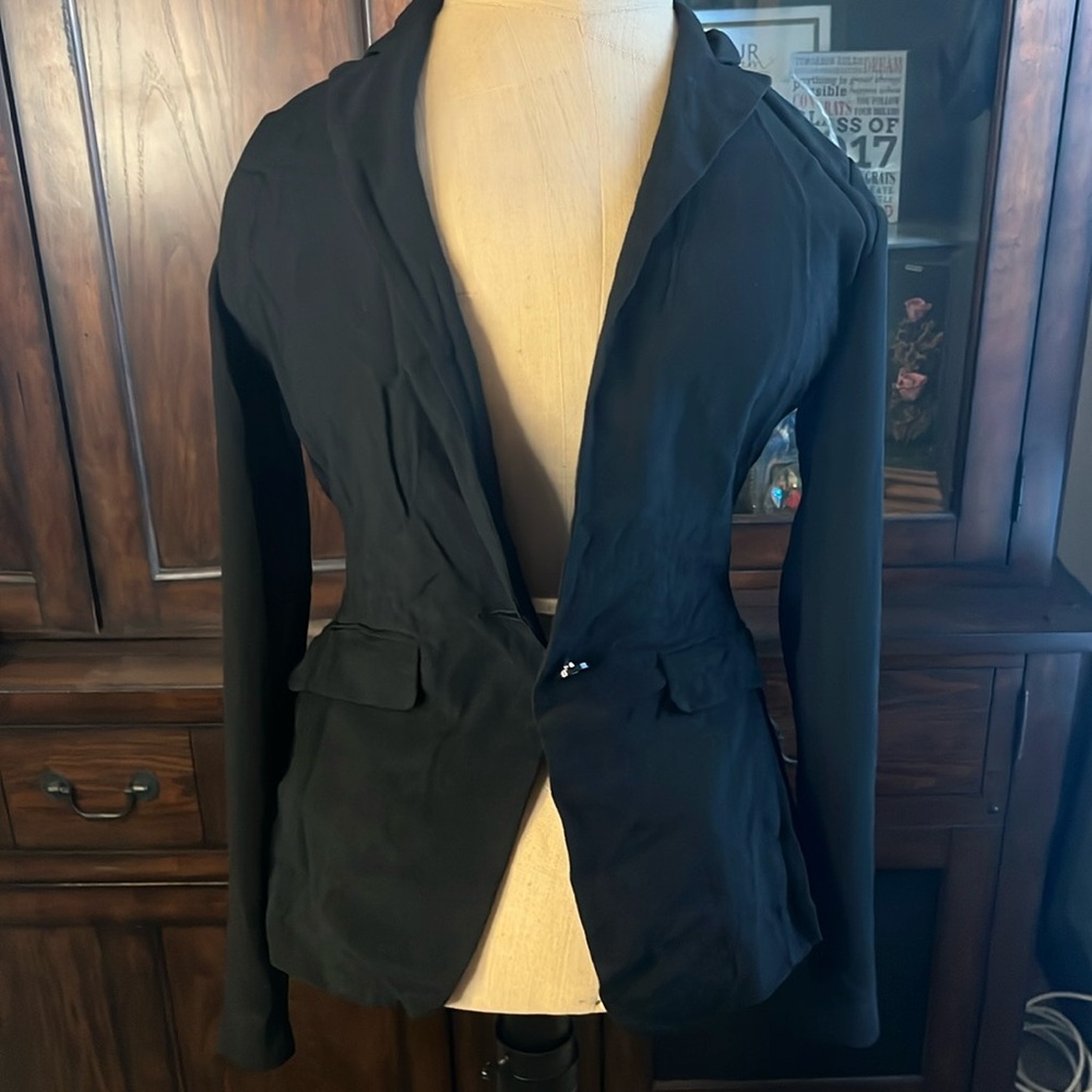 Cabi clothing size 6 jacket